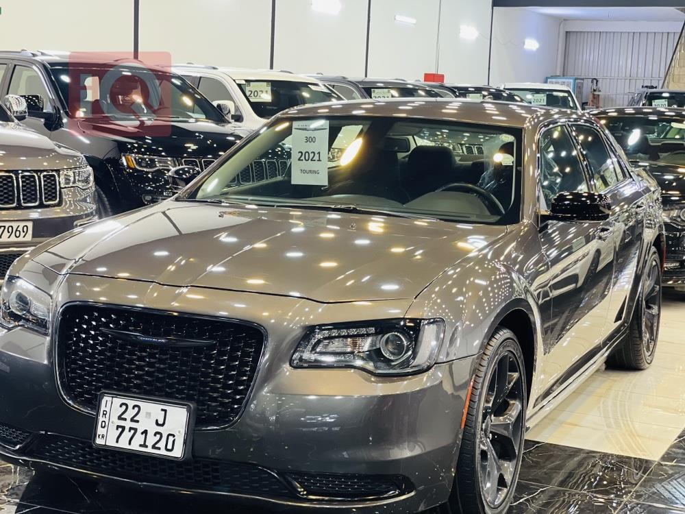 کرایسلەر 300